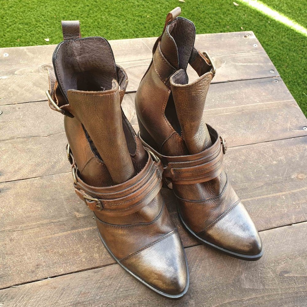 NM premium by Naughty Monkey / Shelia-Euro collection /  Brown #6